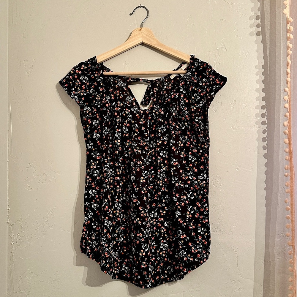 LC Lauren Conrad Black Floral Pleated Blouse, Size M